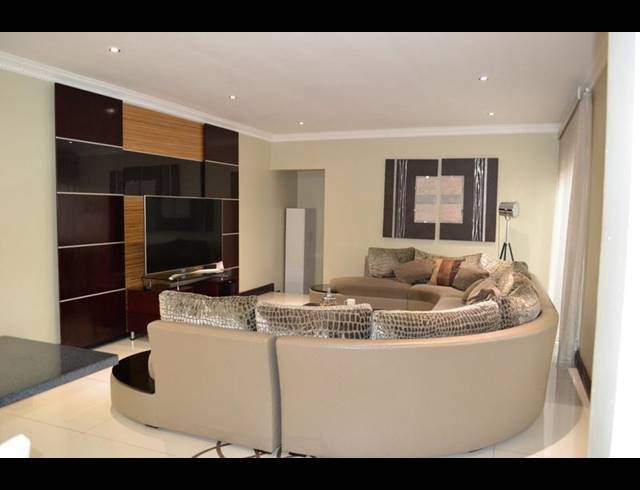 4 BEDROOM PROPERTY TO RENT IN COPPERLEAF ESTATE